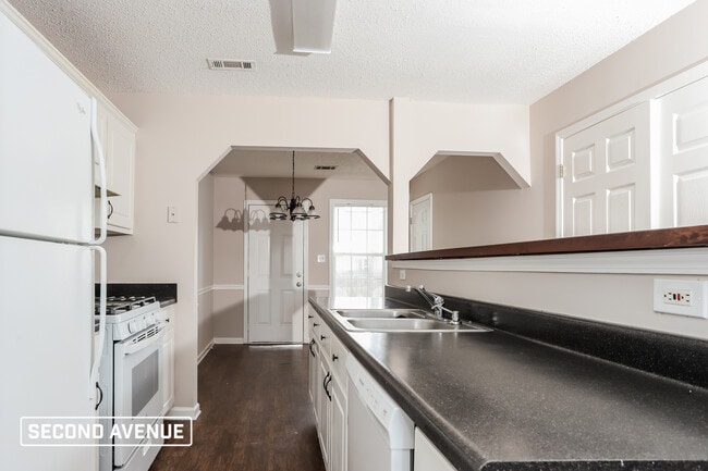 Photo - 1402 N Hampton Dr