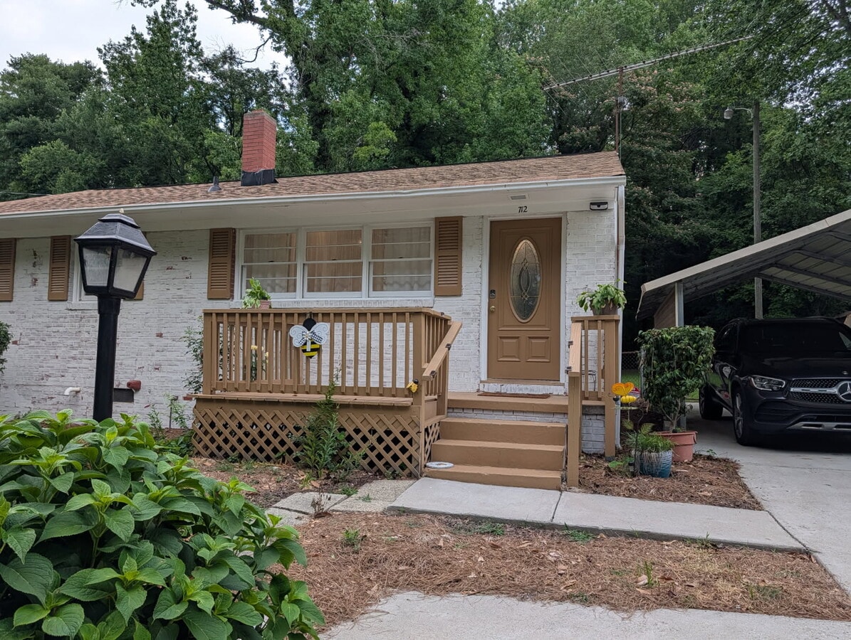 Photo - 712 Ellwood Dr