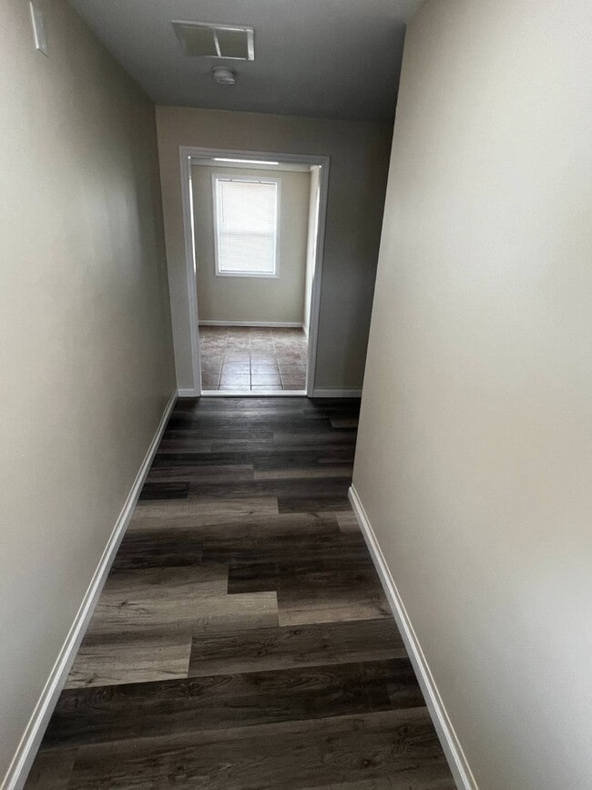 Photo - 551 N Lee Ave