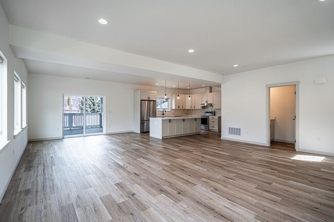 Photo - Newer Construction! 3 bed/2.5 bath, double garage, central heat/air, VIEWS!