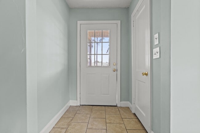 Photo - 172 S Aiken Dr