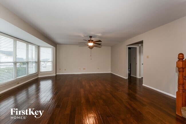 Photo - 805 Arlington Glen Dr