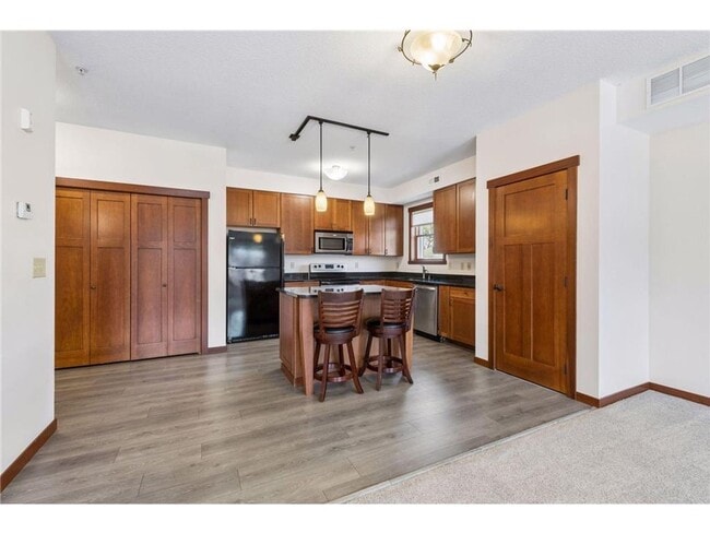Photo - Large 2BD/2.5BA two story corner unit on Dayton Ave in St Paul!!