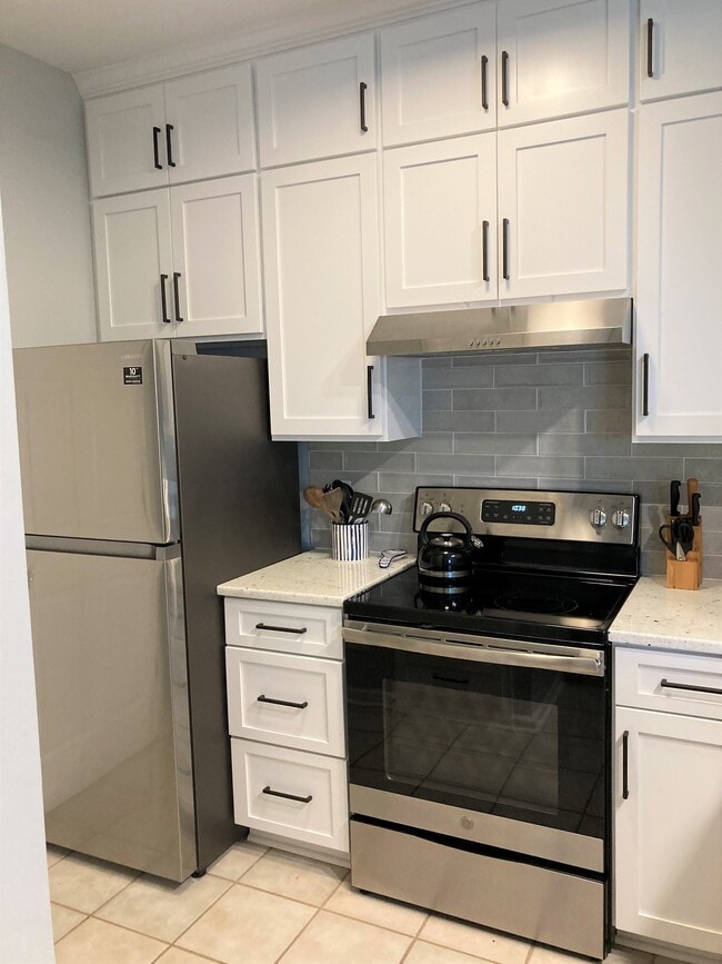 Photo - 1600 Long Grove Dr Unit 223