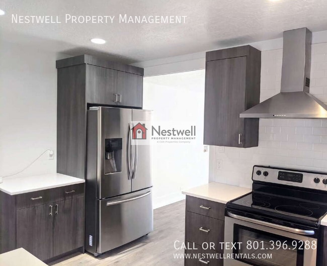 Photo - 2689 Highland Dr