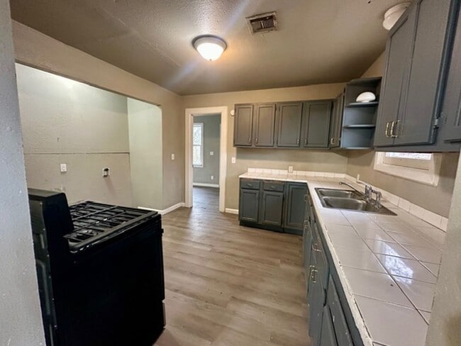 Photo - 3 Bedroom and 2 Bathroom Home in Shawnee