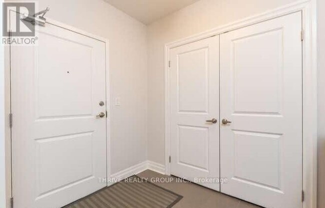 Photo - 260 Villagewalk Blvd Unité 707