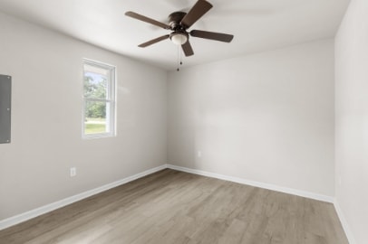 Photo - 1217 Pineview St