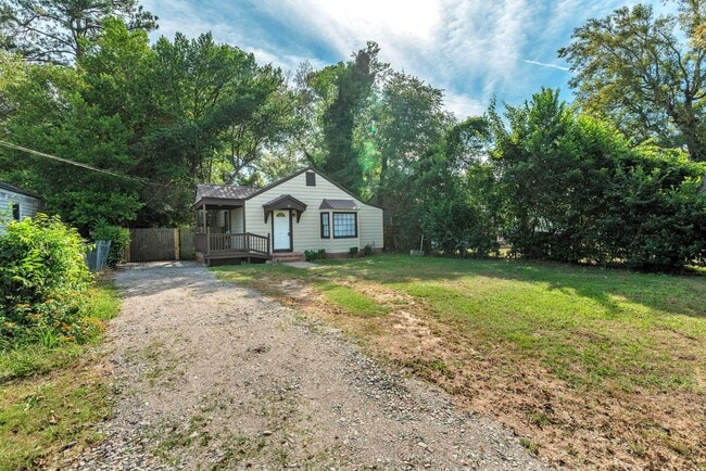Photo - $1,200 - 3 bed/2 bath house for rent in Midtown Augusta, with fenced back yard