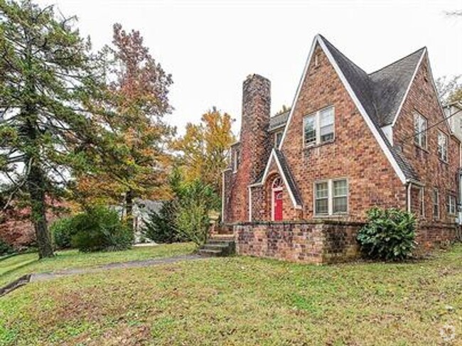 Building Photo - Charming Apartment minutes away from UT