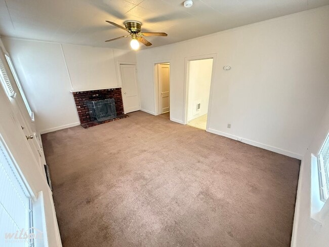 Photo - 2bd/1ba Duplex near Franklin Park !