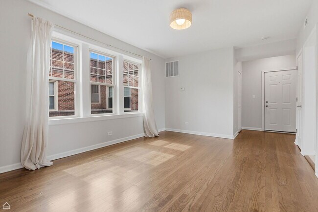 Photo - 7318 N Honore St Unit 403