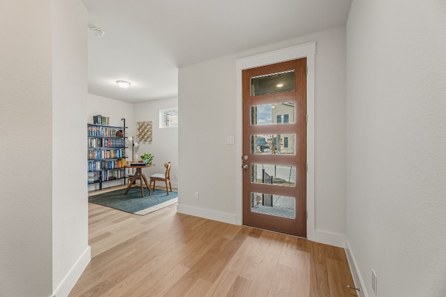 Photo - 816 Meadowcrest Dr