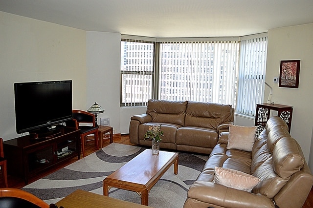 Building Photo - 535 N Michigan Ave Unit 2609