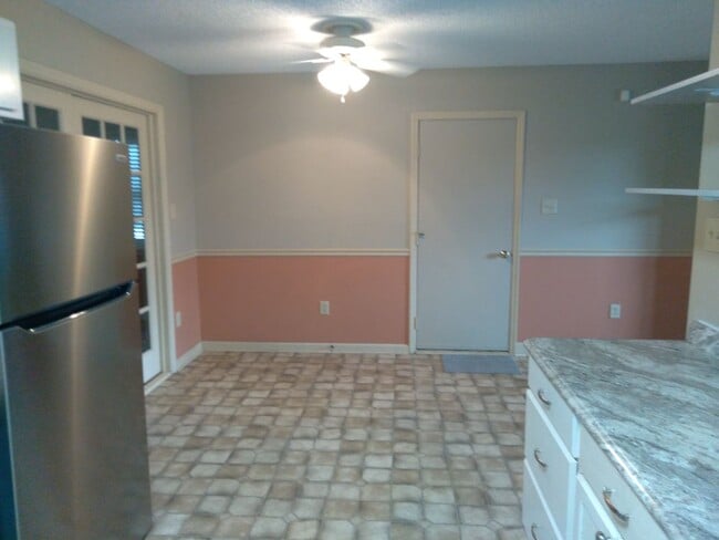 Photo - 307 Kyle Dr