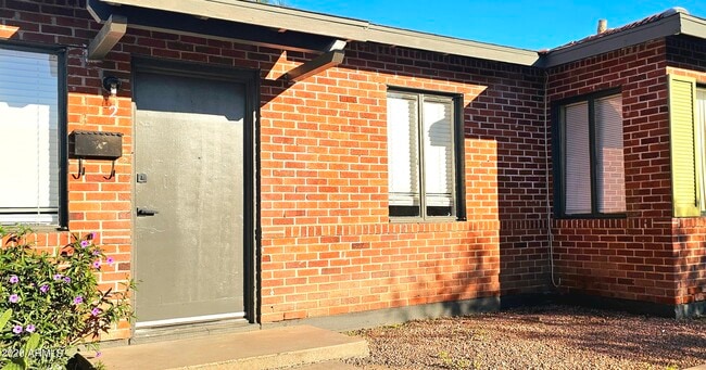 Building Photo - 1308 W Whitton Ave Unit 2