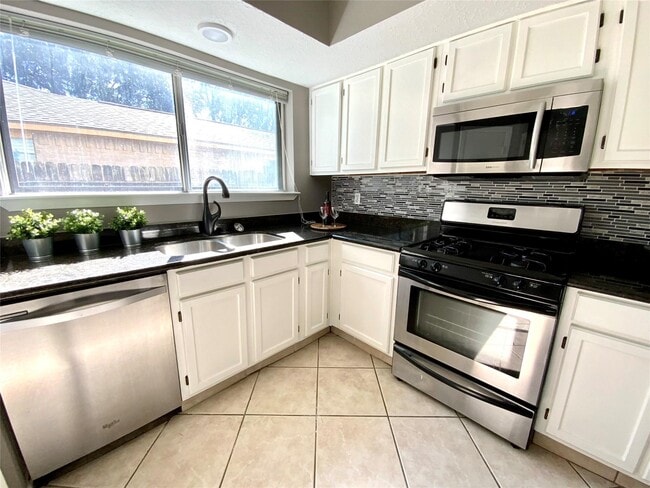 Photo - 1139 W Brompton Dr