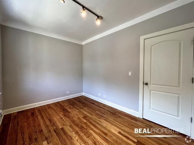 Building Photo - 1 bedroom in CHICAGO IL 60647 Unit C2 Rental