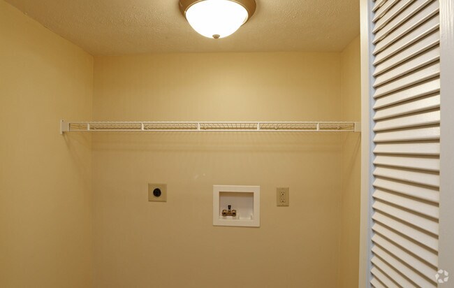 2BR, 2BA - 1,200 SF