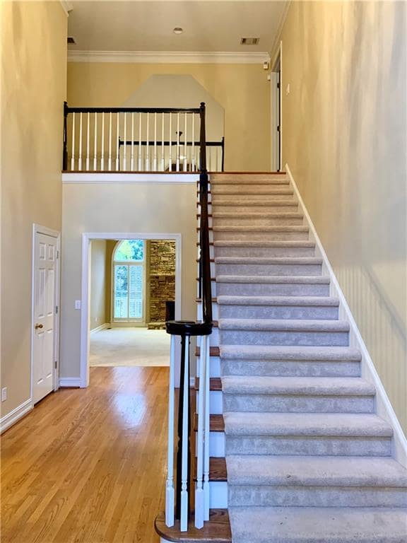 Photo - 398 Woodhaven NE