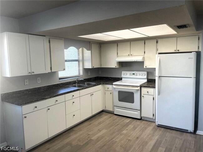 Photo - 610 SE 10th St