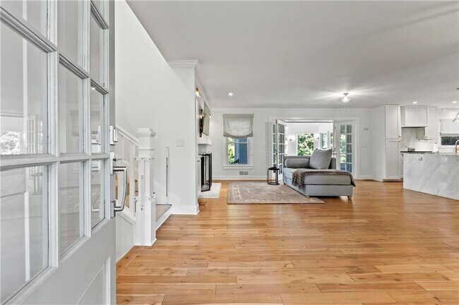 Photo - 4820 Powers Ferry Rd NW