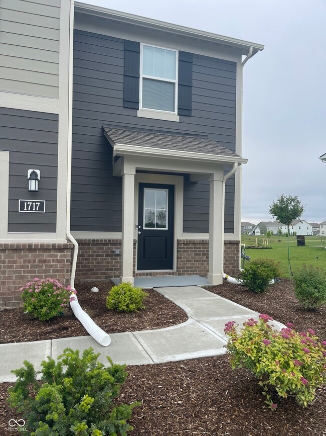 Photo - 1717 Woods Edge Dr