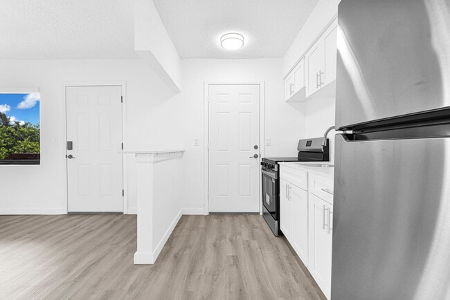 Photo - 12085 W Dixie Hwy Unit 209