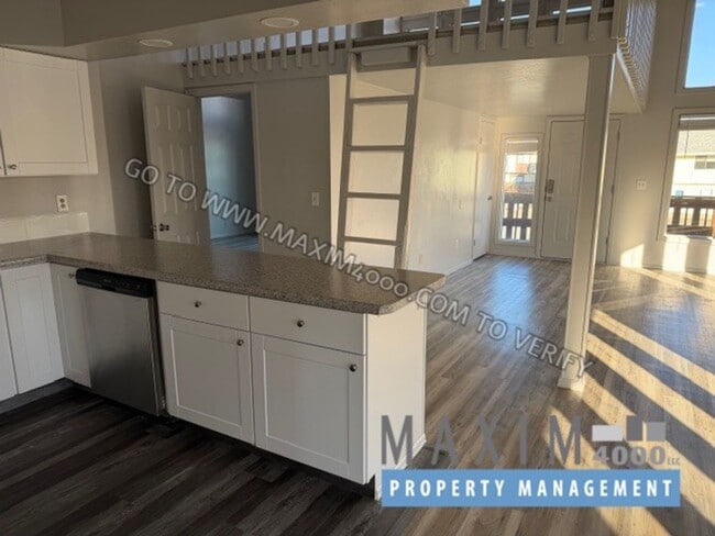 Photo - 559 N Sparn St Unit 1