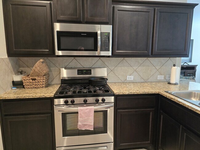 Photo - 6911 Longfellow Ranch Rd