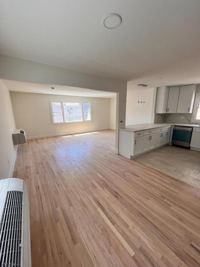 Building Photo - 72 69th St Unit 2 Rental