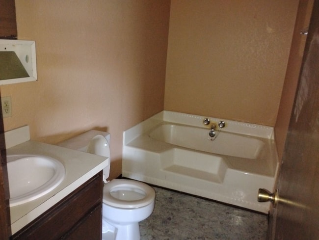 Photo - 902 Cynthia St Unit 55