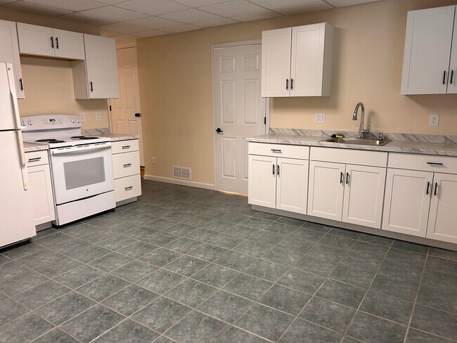 Photo - 2002 Fairbrook Ln Unidad 1 Basement apartment