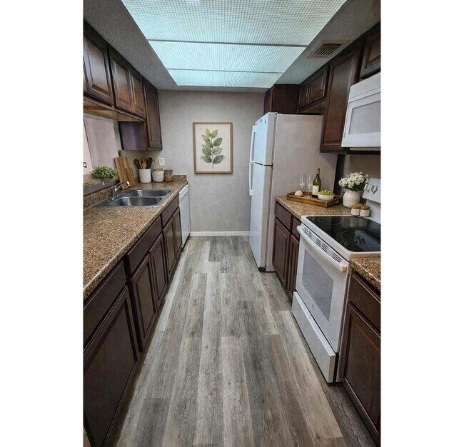 Photo - 2818 S Bartell Dr Unit 7