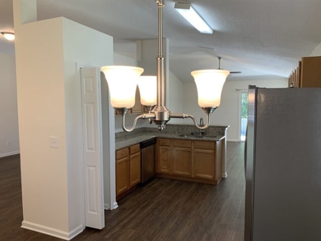 Photo - 98 Marisco Way