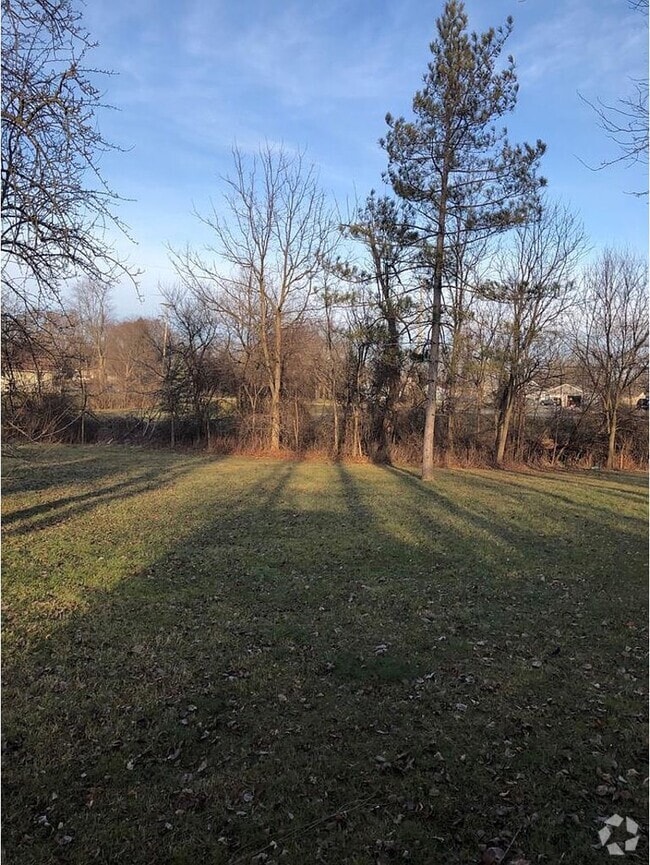 Building Photo - 3156 S Center Rd Rental