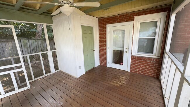 Photo - 1805 Luther St