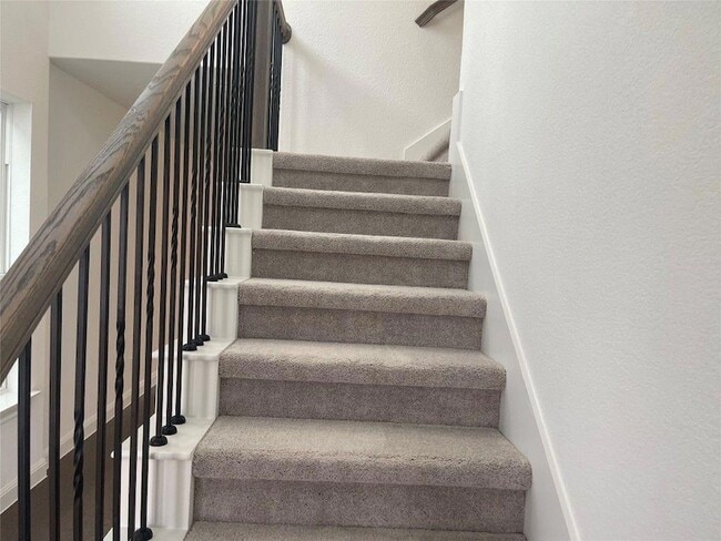 Photo - 304 Harbors Ln