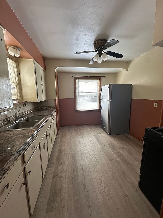 Photo - 4811 Albertly Ave