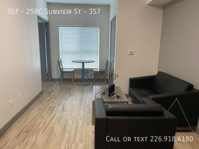 Photo - 258C-258C Sunview St