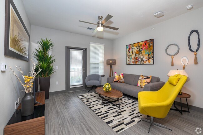 Photo - Resort-Style Living | 8 Weeks Free + $1250... Unidad HAMT