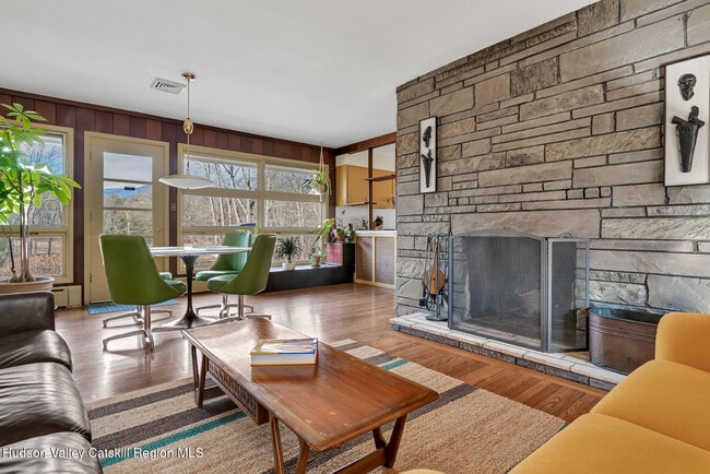 Photo - 324 Fish Creek Rd