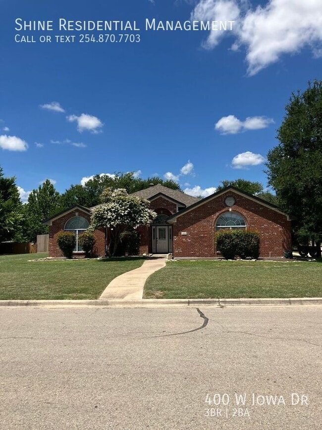 Building Photo - 400 W Iowa Dr Rental