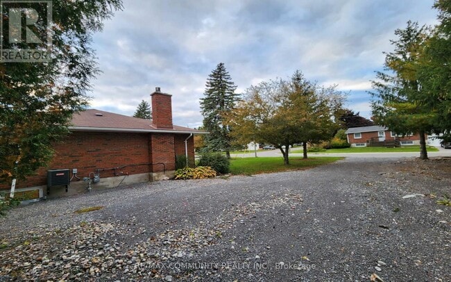 Photo - 23 Singleton St