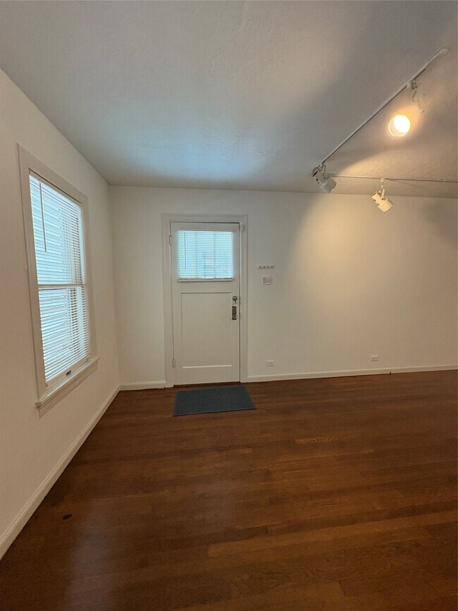 Photo - 2011 33rd St