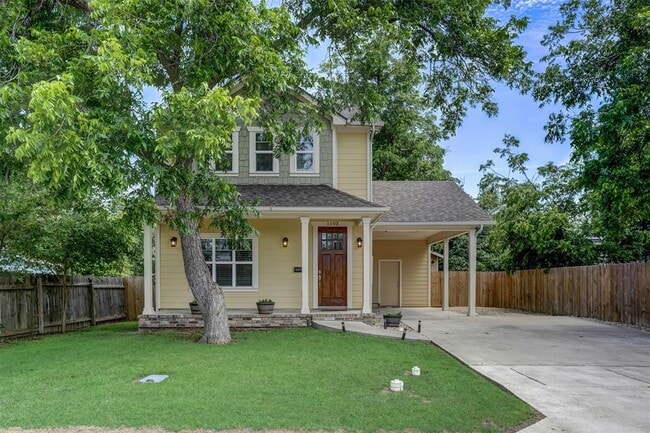 Photo - 1103 Farm St