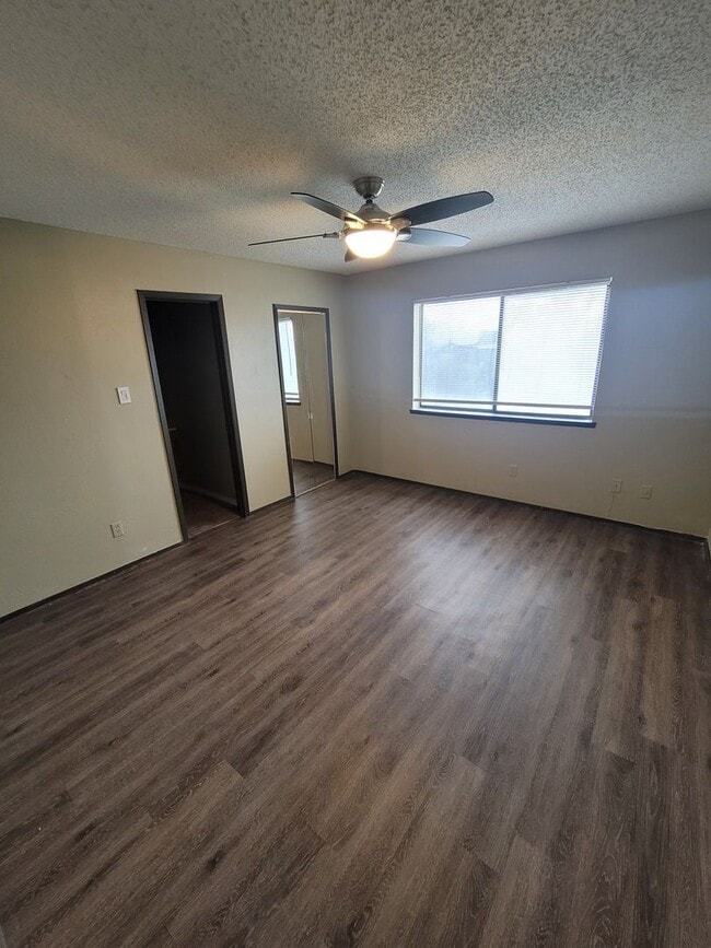 Photo - 2320 Montclair Cir