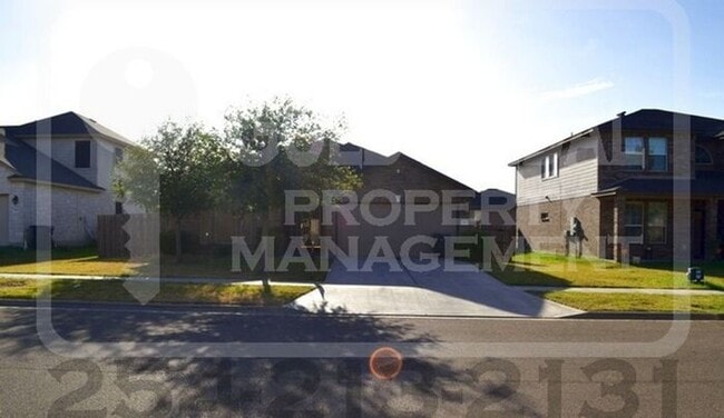 Building Photo - Willamette Wins – Where Convenience Meets Everyday Living!