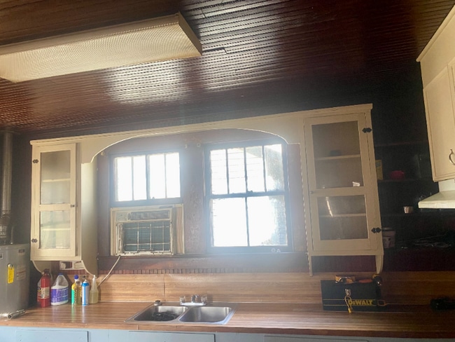 Photo - 616 Weeks St