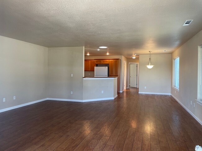 Photo - 303 S Haskell St